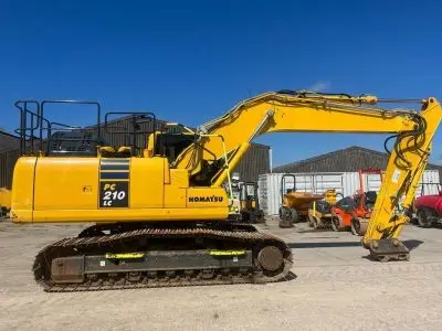 Komatsu, Excavator