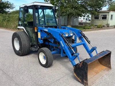 2001 New Holland 1920 Tractor
